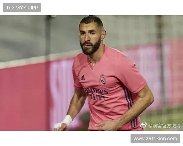 本泽马伪9号角色如何重塑现代中锋定义